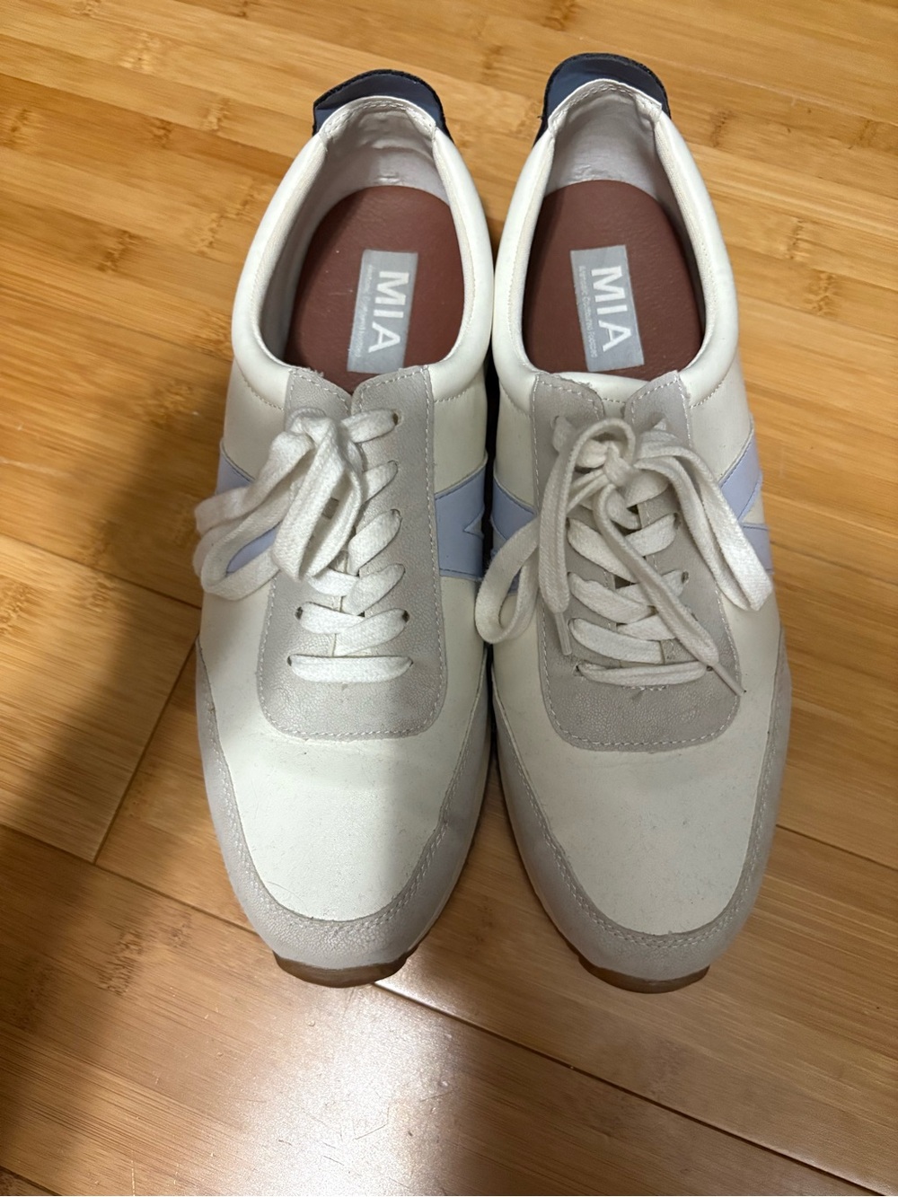 MIA Off-White Sneakers with Light Blue Stripe and Navy Heel